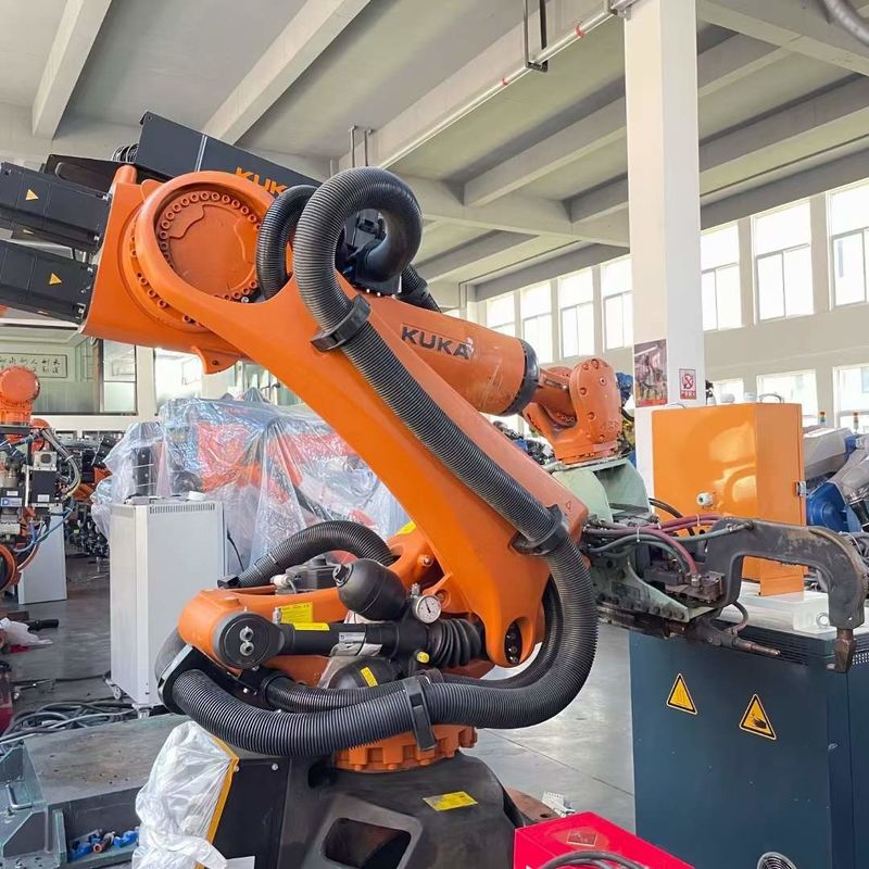 ربات های 6 محور استفاده شده KUKA با قابلیت های ایمنی IP 65 و برنامه نویسی Kuka تردید نکنید! ربات KUKA KR210 ، تمام نیازهای خود را از جوش تا پالتیزاسیون در یک توقف برآورده می کند