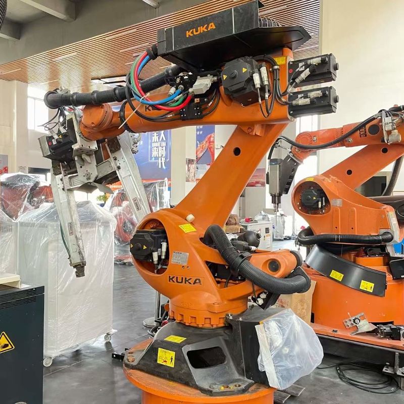 ربات های 6 محور استفاده شده KUKA با قابلیت های ایمنی IP 65 و برنامه نویسی Kuka تردید نکنید! ربات KUKA KR210 ، تمام نیازهای خود را از جوش تا پالتیزاسیون در یک توقف برآورده می کند