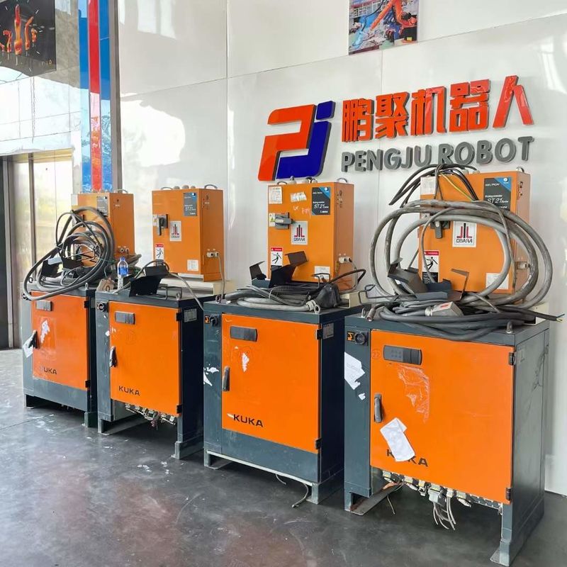 نصب دیوار استفاده شده از روبات های KUKA با 6 محور و ایمنی IP 65 ظرفیت حمل فوق العاده 210 کیلوگرم!