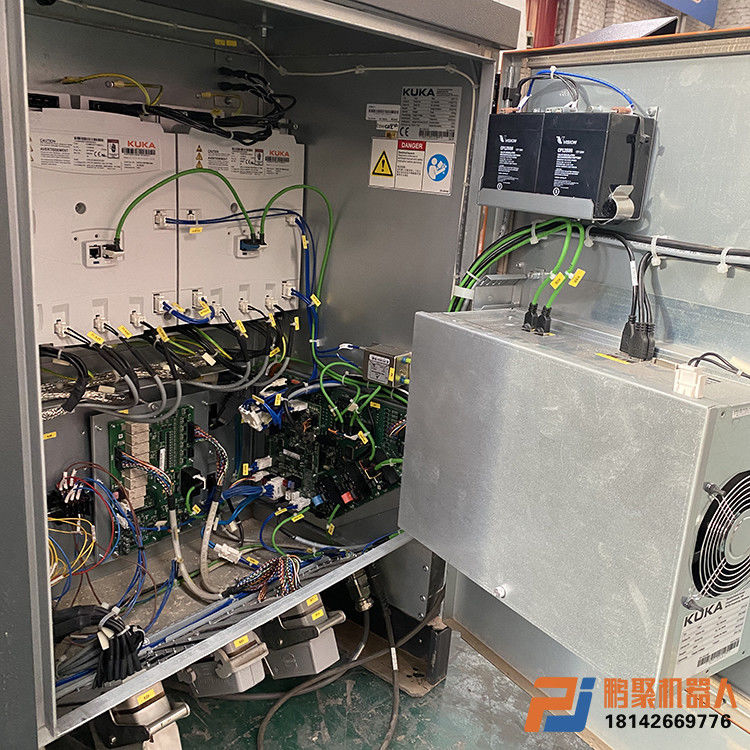 KUKA KR 60-3 KR C4 دستکاری قطعات، پولیش، برش لیزر، جوش لیزر Nd-Yag، چسب - چسب بندی