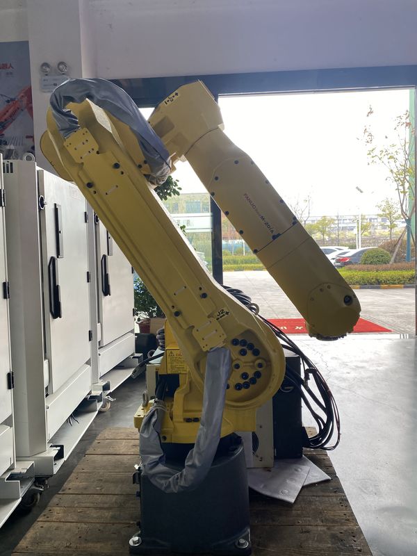 Fanuc 20iA ± 0.07mm تکرارشدن ربات جوشکاری قوس 20KG بار مفید 1811 mm دسترسی برای ماشین آلات دستکاری و اندازه گیری قطعات