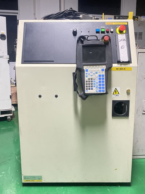 Fanuc 20iA ± 0.07mm تکرارشدن ربات جوشکاری قوس 20KG بار مفید 1811 mm دسترسی برای ماشین آلات دستکاری و اندازه گیری قطعات
