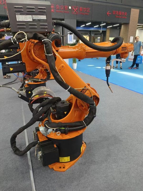 روبات KUKA KR16 L6 روبات صنعتی استفاده شده ، روبات جوش ، روبات بارگیری ، روبات دستکاری
