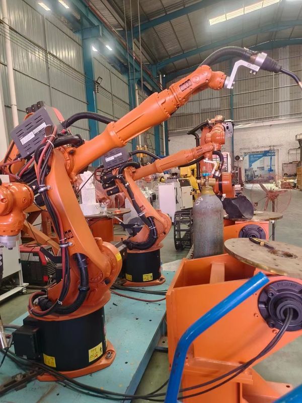 روبات KUKA KR16 L6 روبات صنعتی استفاده شده ، روبات جوش ، روبات بارگیری ، روبات دستکاری