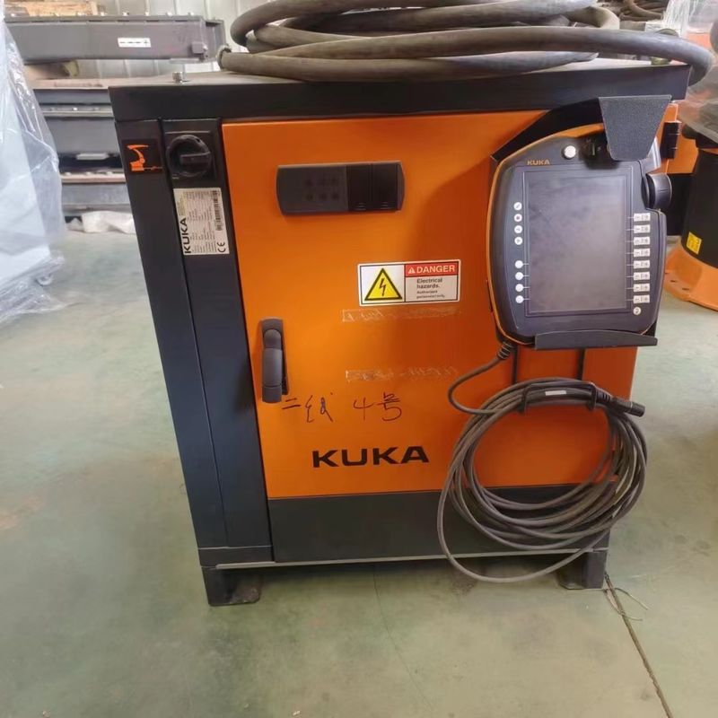 KUKA KR210 R2700 ربات اصلی 6 محور 210kg بار مفید 2700mm محدوده برای جوش نقطه ای