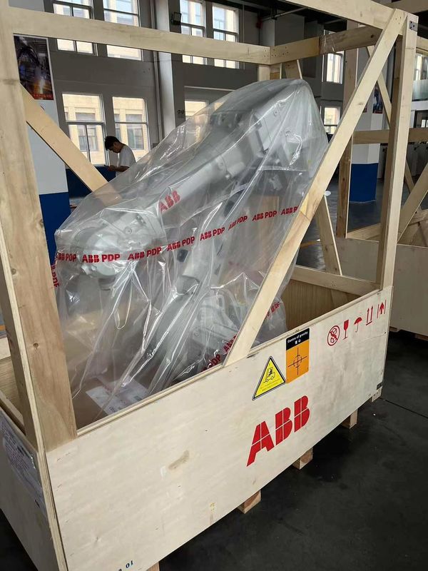 جدید ABB IRB 6700-300/2.70 ، 300kg بار ، رسیدن به 2700mm ، جوش قوس ، مونتاژ ، بارگذاری و تخلیه قطعات ، آموزش
