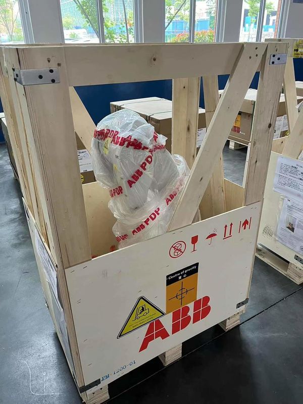 NEW ABB IRB 1200 (5/0.9) ،5kg payload ، IRB 1200-7/0.7 ،معامله قطعات ،پالش ، اندازه گیری ، مونتاژ قطعات