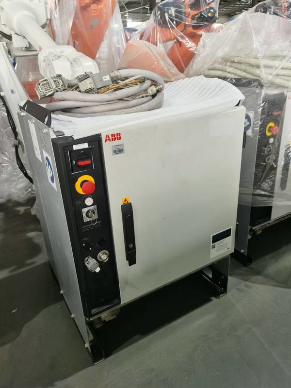 استفاده شده روبات های ABB 6 محور بازوی رباتیک IRB 4600-40/2.55 با 2550mm رسیدن و 40kg ظرفیت بار مفید برای جوش مونتاژ برش توزیع و ماشین تراش