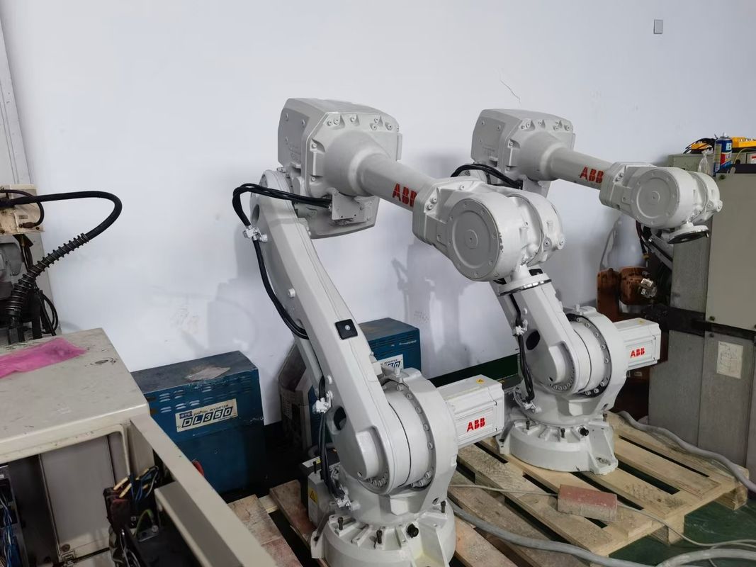 IRB 4600-60/2.05 بازوی رباتیک 6 محوری 60 کیلوگرم بار مفید و 2050 میلی متر برای جمع آوری تولید افزودنی توزیع پایان
