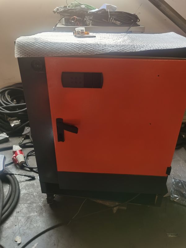 KUKA KR240 R2700 Prime KRC4 کنترلر 6 محور روبات پالتی سازی ترکیب کامل 2700mm به 240kg بار مفید می رسد