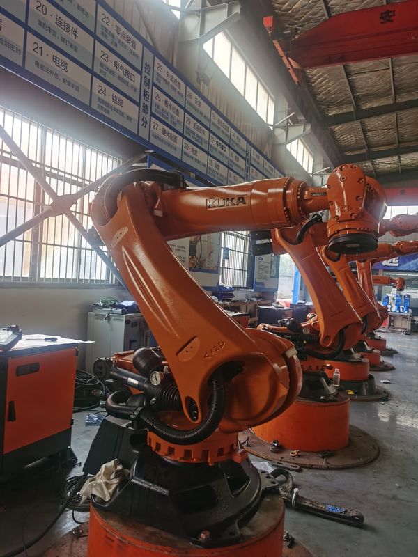 KUKA KR240 R2700 Prime KRC4 کنترلر 6 محور روبات پالتی سازی ترکیب کامل 2700mm به 240kg بار مفید می رسد