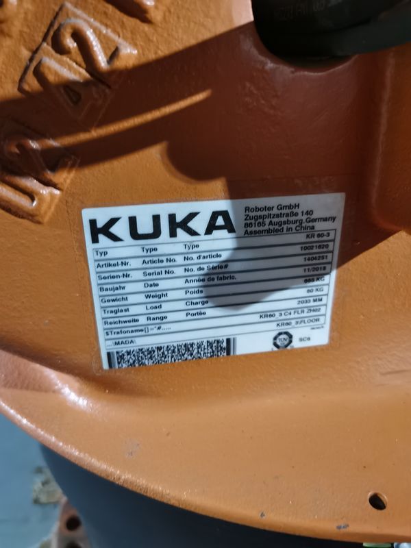 2033 mm Reach KUKA KR60-3 60KG بار مفید استفاده شده از روبات های KUKA برای دستکاری و جمع آوری مواد