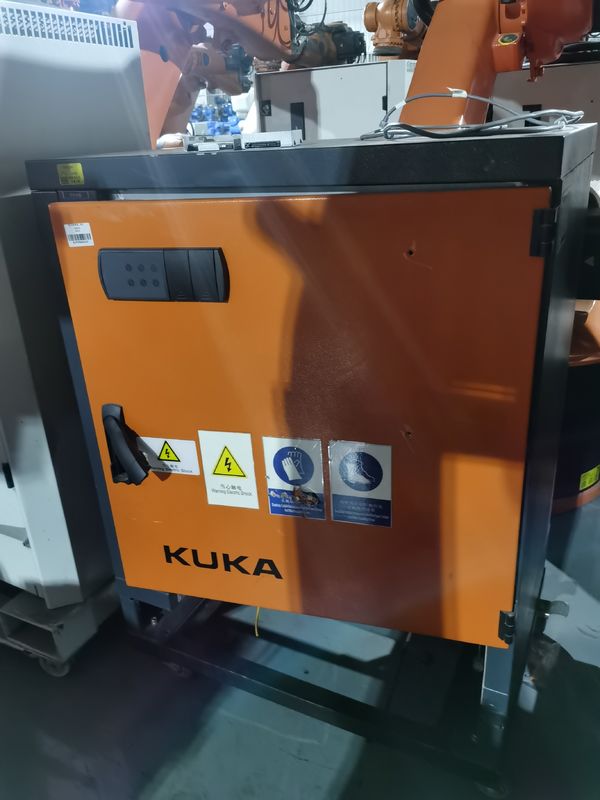 2033 mm Reach KUKA KR60-3 60KG بار مفید استفاده شده از روبات های KUKA برای دستکاری و جمع آوری مواد