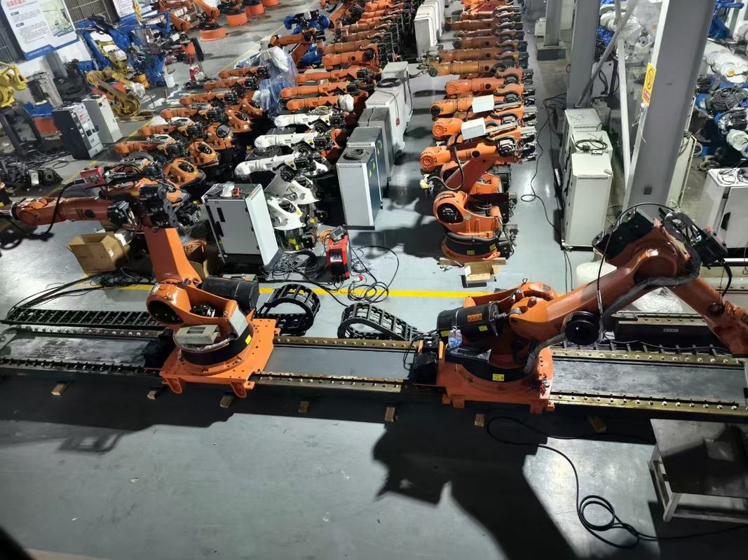 روبات نصب سقف KUKA KR180 R3100-K 6 محور C4 180kg بار مفید 3100mm Reach برای کاربردهای مختلف