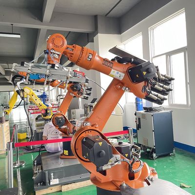 16 کیلوگرم ربات های استفاده شده KUKA با تکرار پذیری ±0.1 میلی متر KR16، 16 کیلوگرم بار مفید ،1611 میلی متر