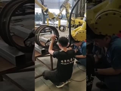 ربات KUKA KR210 با 6 محور، درجه حفاظت IP 65، ایمنی بالا، برنامه نویسی Kuka برای تمام نیازهای جوشکاری و پالت‌بندی شما